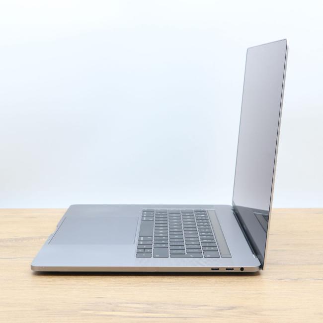 Używany Laptop Apple Macbook Pro 2018 A1990 Intel Core i9-8950HK 16GB RAM 512GB SSD 15.4 cali AMD Radeon Pro 560X Klasa B idealny do pracy zdalnej, do przeglądania internetu i do nauki