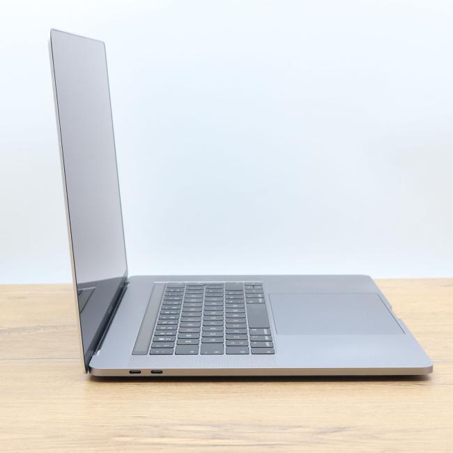 Używany Laptop Apple Macbook Pro 2018 A1990 Intel Core i9-8950HK 16GB RAM 512GB SSD 15.4 cali AMD Radeon Pro 560X Klasa B idealny do pracy zdalnej, do pracy biurowej i do domu