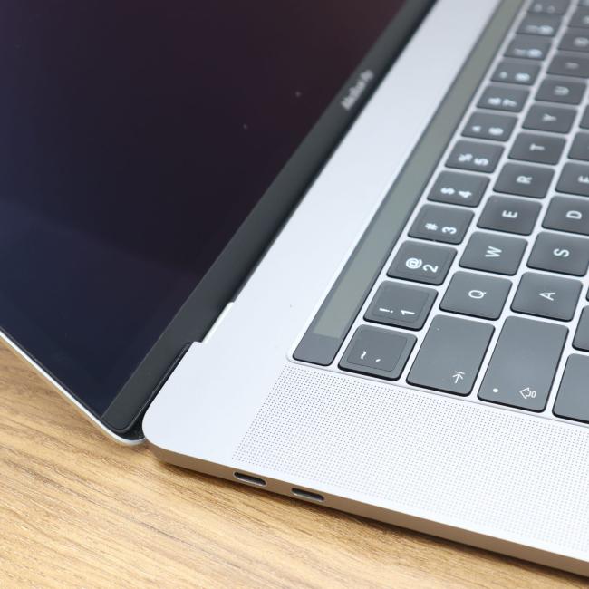 Tani Laptop Apple Macbook Pro 2018 A1990 Intel Core i9-8950HK 16GB RAM 512GB SSD 15.4 cali AMD Radeon Pro 560X Klasa B idealny do pracy zdalnej, do pracy biurowej i do domu