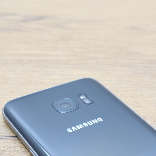 Tani Smartfon Samsung Galaxy S7 4GB/32GB Czarny Klasa B idealny do pracy zdalnej, do przeglądania internetu i do nauki