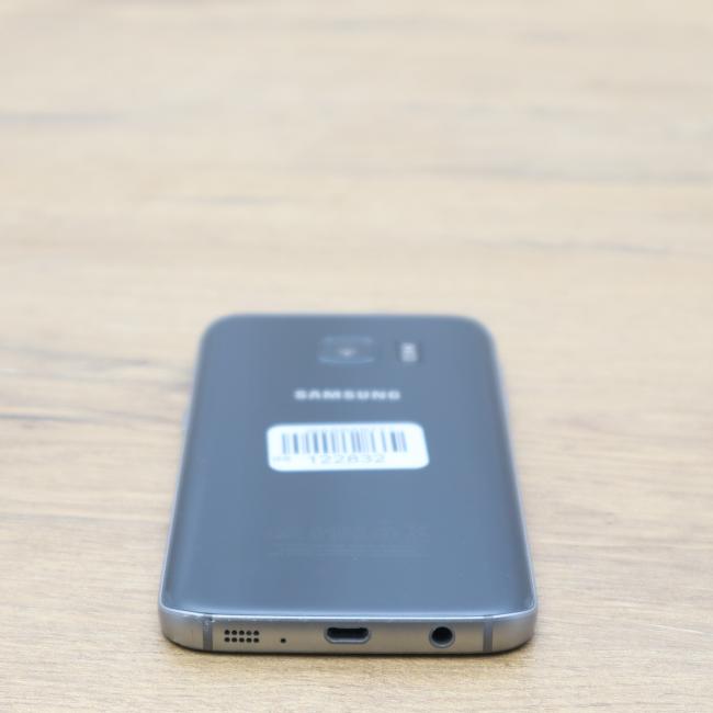Używany Smartfon Samsung Galaxy S7 4GB/32GB Czarny Klasa B idealny do pracy zdalnej, do przeglądania internetu i do nauki