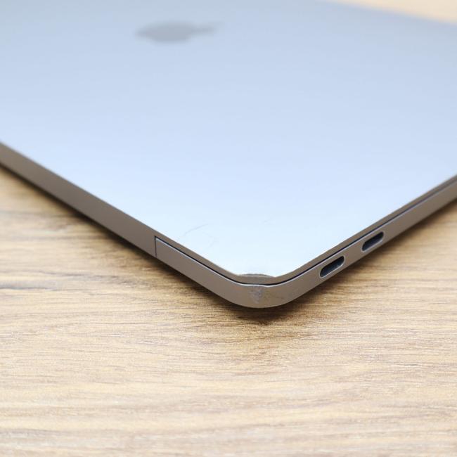 Tani Laptop Apple Macbook Pro 2017 A1708  Intel Core i5-7360U 8GB RAM 256GB SSD 13,3 cali Space Gray Klasa C idealny do pracy zdalnej, do przeglądania internetu i do nauki