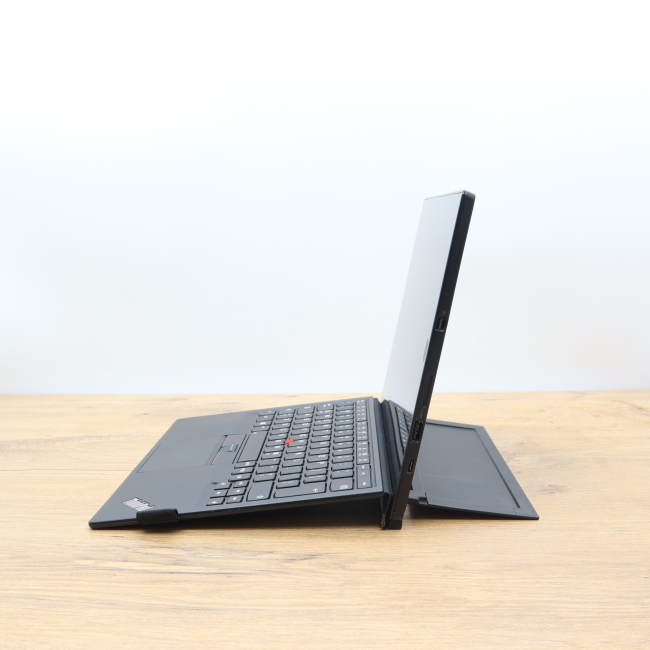 Używany Tablet Lenovo ThinkPad X1 2nd Gen 2w1 Intel Core i5-7Y54 8GB RAM 256GB SSD 12 cali 2K Dotykowy Klasa C idealny do pracy zdalnej, do przeglądania internetu i do nauki