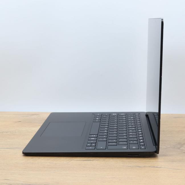 Używany Laptop Microsoft Surface 4 1951 Intel Core i5-1145G7 8GB RAM 256GB SSD 13,5 cali Dotyk  Klasa B idealny do pracy zdalnej, do przeglądania internetu i do nauki