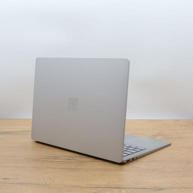 Tani Laptop Microsoft Surface 1769 GEN.2 Intel Core i7-8650U 8GB RAM 256GB SSD 13,5 cali Dotyk  Klasa B idealny do pracy zdalnej, do przeglądania internetu i do nauki