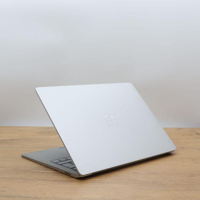 Poleasingowy Laptop Microsoft Surface 1769 GEN.2 Intel Core i7-8650U 8GB RAM 256GB SSD 13,5 cali Dotyk  Klasa B idealny do pracy zdalnej, do przeglądania internetu i do nauki