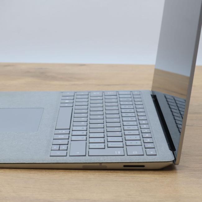 Poleasingowy Laptop Microsoft Surface 1769 GEN.2 Intel Core i7-8650U 8GB RAM 256GB SSD 13,5 cali Dotyk  Klasa B idealny do pracy zdalnej, do przeglądania internetu i do nauki