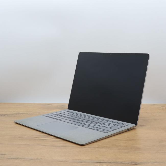 Używany Laptop Microsoft Surface 1769 GEN.2 Intel Core i7-8650U 8GB RAM 256GB SSD 13,5 cali Dotyk  Klasa B idealny do pracy zdalnej, do pracy biurowej i do domu