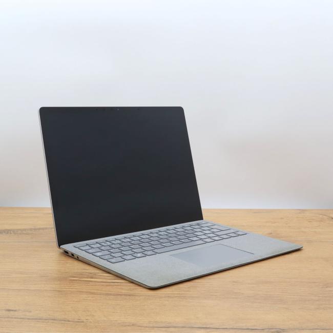 Używany Laptop Microsoft Surface 1769 GEN.2 Intel Core i7-8650U 8GB RAM 256GB SSD 13,5 cali Dotyk  Klasa B idealny do pracy zdalnej, do przeglądania internetu i do nauki