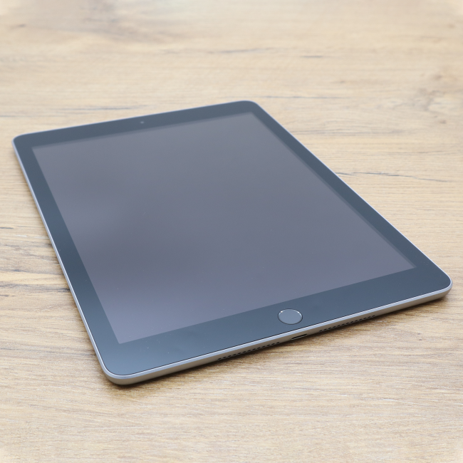 Poleasingowy Apple iPad 6 A1893 32GB 6gen gwiezdna szarość 9,7 cali Klasa A idealny do pracy zdalnej, do pracy biurowej i do domu