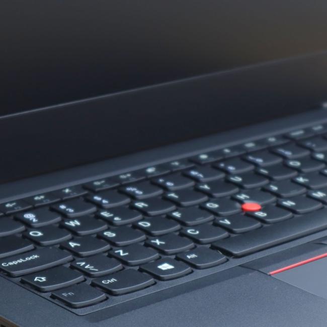 Używany Laptop Lenovo ThinkPad A485 AMD Ryzen 3 PRO 2300U 8GB RAM 256GB SSD 14 cali Full HD Klasa A idealny do pracy zdalnej, do przeglądania internetu i do nauki