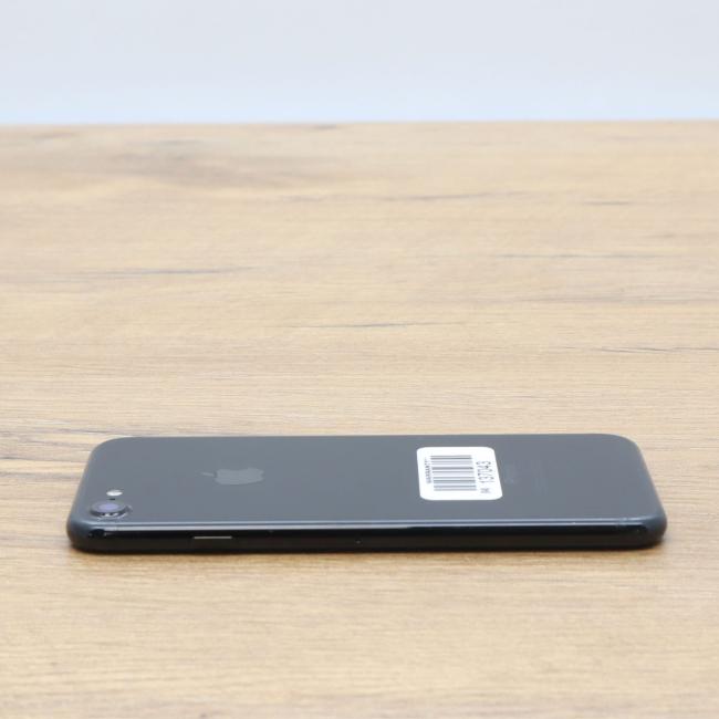 Poleasingowy Smartfon Apple Iphone 7 32GB Czarny Klasa A idealny do pracy zdalnej, do przeglądania internetu i do nauki