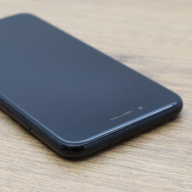 Tani Smartfon Apple Iphone 7 32GB Czarny Klasa A idealny do pracy zdalnej, do przeglądania internetu i do nauki
