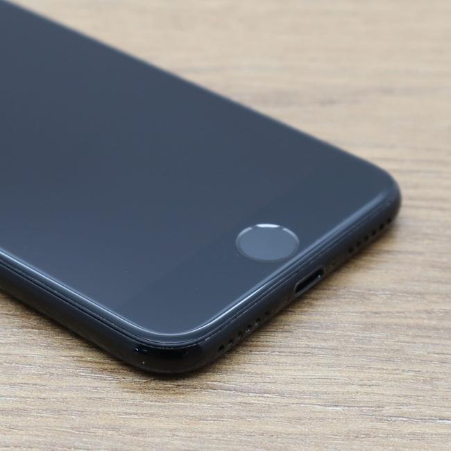Tani Smartfon Apple Iphone 7 32GB Czarny Klasa A idealny do pracy zdalnej, do pracy biurowej i do domu