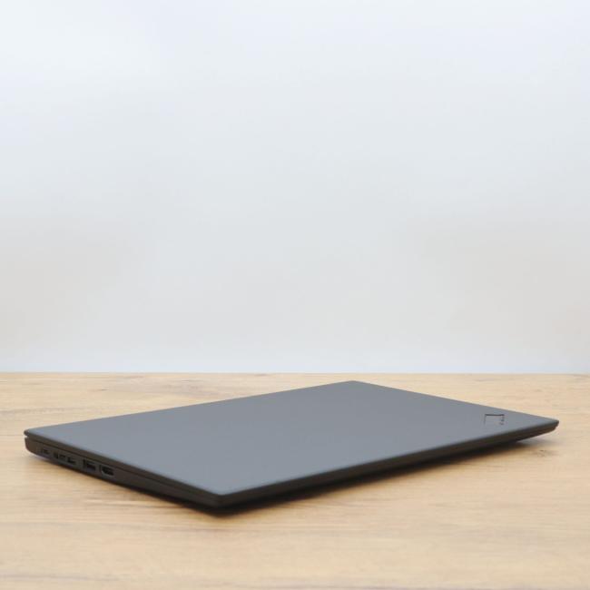 Używany Laptop Lenovo Thinkpad X1 Carbon 6th Gen Intel Core i7-8650U 8GB RAM 256GB SSD 14 cali Full HD Klasa B idealny do pracy zdalnej, do pracy biurowej i do domu