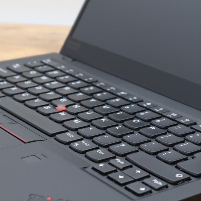 Tani Laptop Lenovo Thinkpad X1 Carbon 6th Gen Intel Core i7-8650U 8GB RAM 256GB SSD 14 cali Full HD Klasa B idealny do pracy zdalnej, do pracy biurowej i do domu