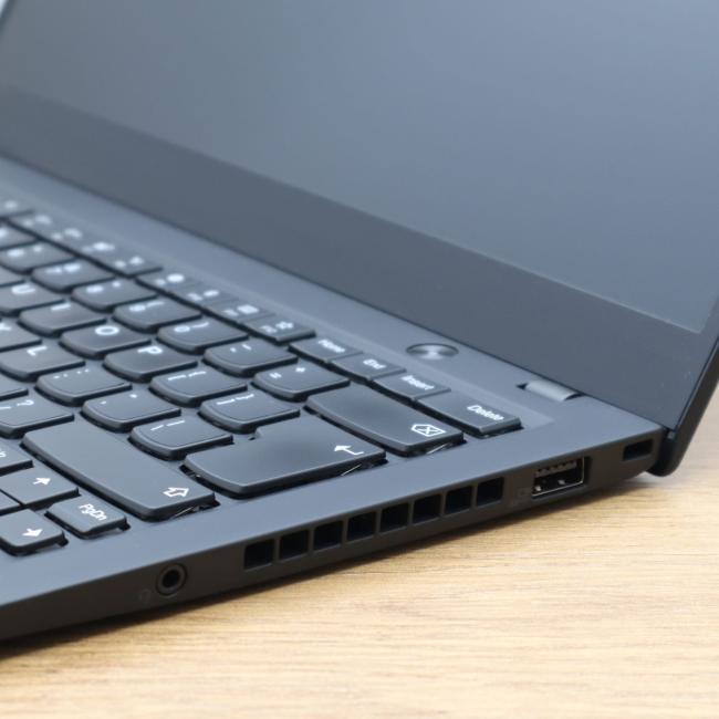 Poleasingowy Laptop Lenovo Thinkpad X1 Carbon 6th Gen Intel Core i7-8650U 8GB RAM 256GB SSD 14 cali Full HD Klasa B idealny do pracy zdalnej, do przeglądania internetu i do nauki