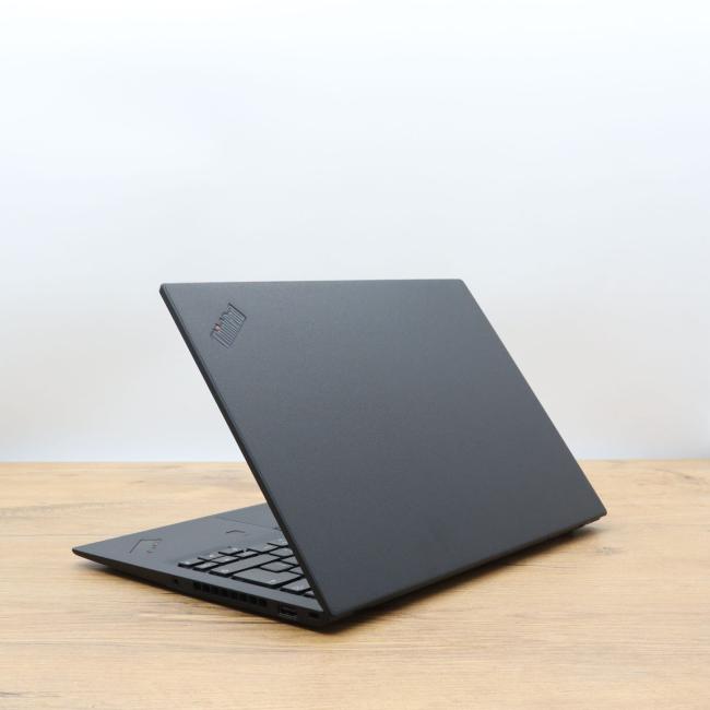 Tani Laptop Lenovo Thinkpad X1 Carbon 6th Gen Intel Core i5-8250U 8GB RAM 256GB SSD 14 cali Full HD Klasa B idealny do pracy zdalnej, do pracy biurowej i do domu