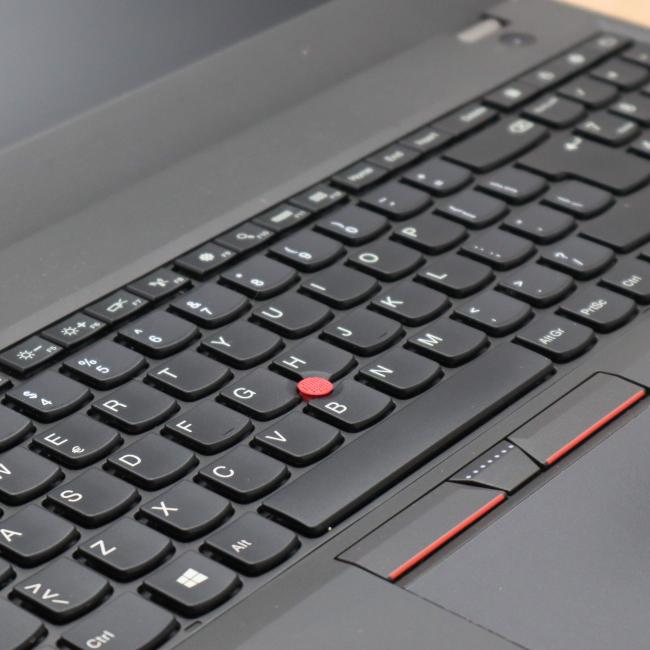 Poleasingowy Laptop Lenovo ThinkPad T560 Intel Core i5-6200U 8GB RAM 256GB SSD 15,6 cali Full HD Klasa B idealny do pracy zdalnej, do pracy biurowej i do domu
