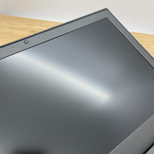 Poleasingowy Laptop Lenovo ThinkPad T560 Intel Core i5-6200U 8GB RAM 256GB SSD 15,6 cali Full HD Klasa B idealny do pracy zdalnej, do przeglądania internetu i do nauki