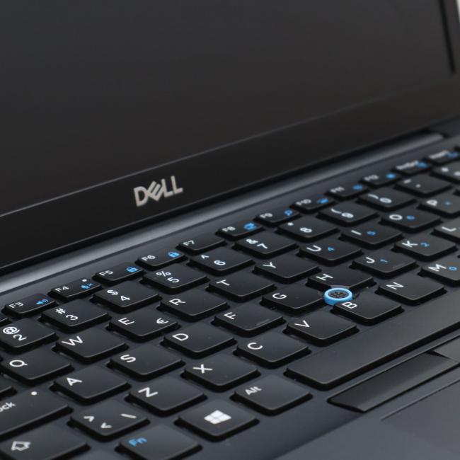 Poleasingowy Laptop Dell Latitude 7490 Intel Core i5-8350U 14 cali 8GB RAM 256GB SSD Full HD Klasa A idealny do pracy zdalnej, do przeglądania internetu i do nauki