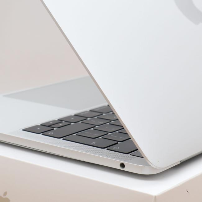 Używany Laptop Apple MacBook Pro A2159 2019 Intel Core i5-8257U 16GB 128GB NVME Silver Klasa B idealny do pracy zdalnej, do przeglądania internetu i do nauki