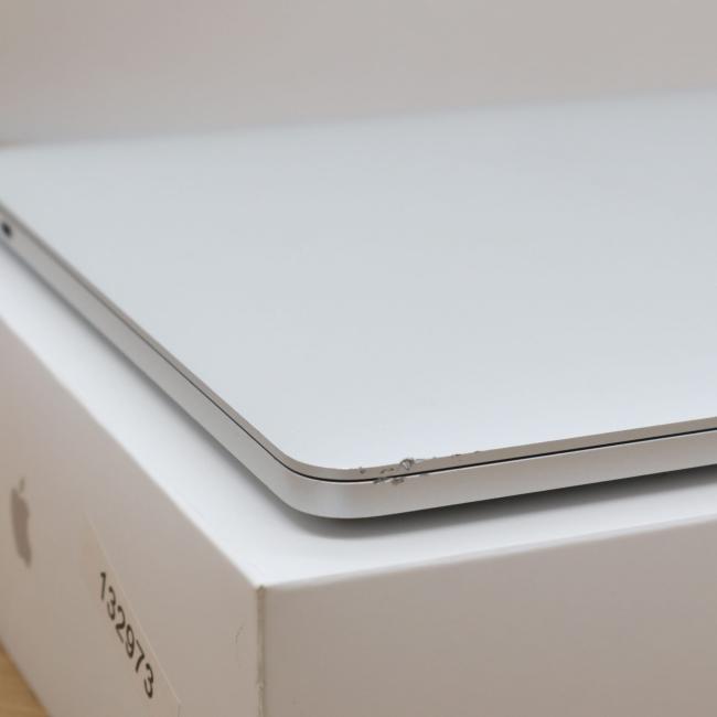 Poleasingowy Laptop Apple MacBook Pro A2159 2019 Intel Core i5-8257U 16GB 128GB NVME Silver Klasa B idealny do pracy zdalnej, do przeglądania internetu i do nauki
