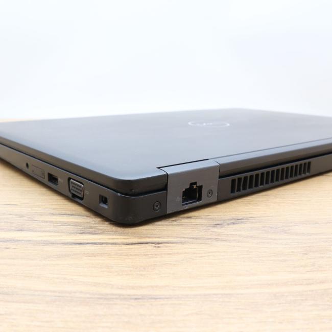 Poleasingowy Laptop Dell Latitude 5580 Intel Core i7-7600U 16GB 256GB SSD 15,6 cali Full HD Klasa B idealny do pracy zdalnej, do przeglądania internetu i do nauki