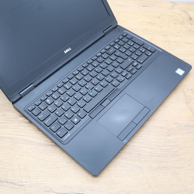 Używany Laptop Dell Latitude 5580 Intel Core i7-7600U 16GB 256GB SSD 15,6 cali Full HD Klasa B idealny do pracy zdalnej, do pracy biurowej i do domu