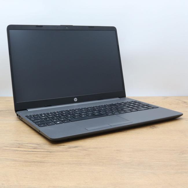 Poleasingowy Laptop HP 255 G8 AMD Ryzen 5 5500U 16GB RAM 512GB NVMe 15.6 cali Full HD Klasa B idealny do pracy zdalnej, do pracy biurowej i do domu