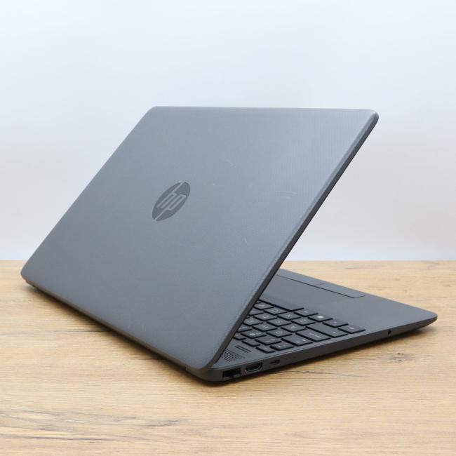 Tani Laptop HP 255 G8 AMD Ryzen 5 5500U 16GB RAM 512GB NVMe 15.6 cali Full HD Klasa B idealny do pracy zdalnej, do przeglądania internetu i do nauki