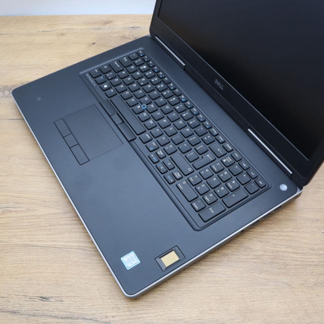 Tani Laptop Dell Precision 7710 Intel Core i7-6820HQ 32GB RAM 512GB SSD NVIDIA Quadro 17,3 cali Full HD Klasa C idealny do pracy zdalnej, do przeglądania internetu i do nauki