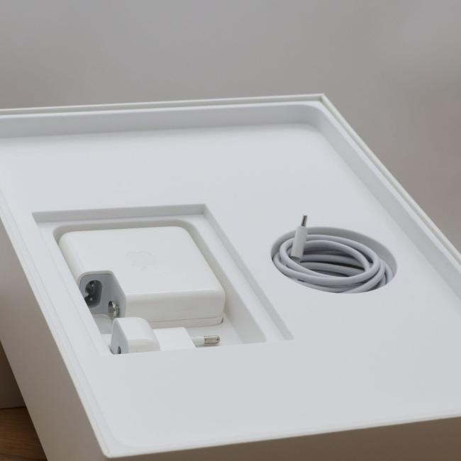 Tani Laptop Apple Macbook Pro 2017 A1708 Intel Core i5-7360U 16GB RAM 128GB SSD 13,3 cali Space Gray Klasa B idealny do pracy zdalnej, do przeglądania internetu i do nauki