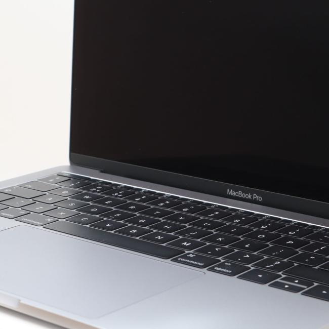 Używany Laptop Apple Macbook Pro 2017 A1708 Intel Core i5-7360U 16GB RAM 128GB SSD 13,3 cali Space Gray Klasa B idealny do pracy zdalnej, do przeglądania internetu i do nauki