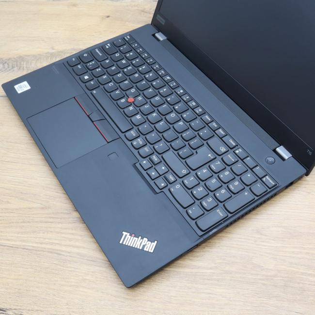 Używany Laptop Lenovo ThinkPad T15 Gen.1 Intel Core i7-10510U 16GB 256GB NVMe 15,6 cali Full HD Klasa B idealny do pracy zdalnej, do pracy biurowej i do domu