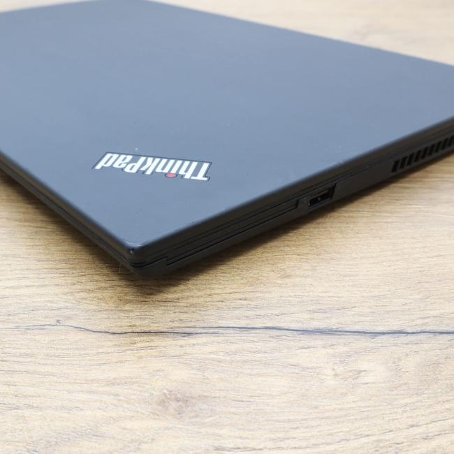 Tani Laptop Lenovo ThinkPad T15 Gen.1 Intel Core i7-10510U 16GB 256GB NVMe 15,6 cali Full HD Klasa B idealny do pracy zdalnej, do pracy biurowej i do domu