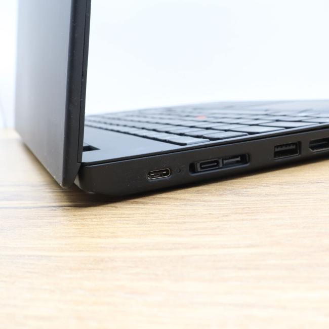 Tani Laptop Lenovo ThinkPad T15 Gen.1 Intel Core i7-10510U 16GB 256GB NVMe 15,6 cali Full HD Klasa B idealny do pracy zdalnej, do przeglądania internetu i do nauki