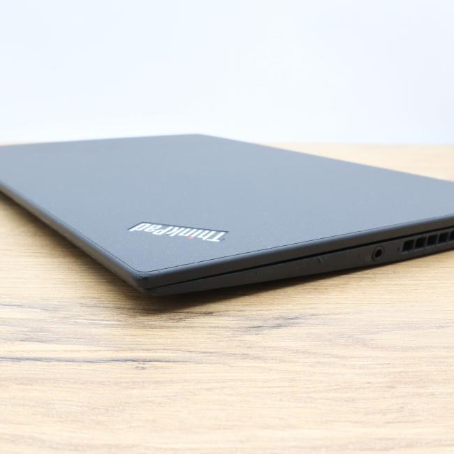 Poleasingowy Laptop Lenovo ThinkPad X1 Carbon 5th Gen Intel Core i7-6600U 8GB RAM 256GB SSD 14 cali Full HD  Klasa B idealny do pracy zdalnej, do pracy biurowej i do domu
