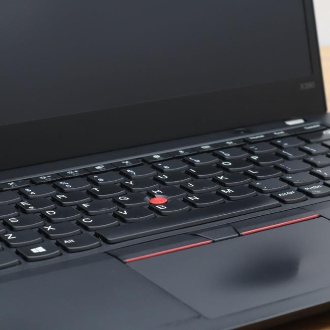 Tani Laptop Lenovo ThinkPad X390 Intel Core i5-8365U 8GB RAM 256GB SSD 13,3 FHD Klasa B idealny do pracy zdalnej, do pracy biurowej i do domu