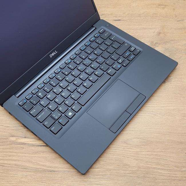 Poleasingowy Laptop Dell Latitude 7390 Intel Core i5-8350U 8GB RAM 256GB SSD 13,3 Full HD Dotyk Klasa B idealny do pracy zdalnej, do przeglądania internetu i do nauki