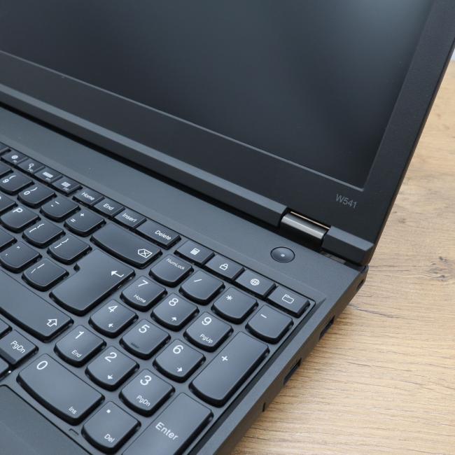Używany Laptop Lenovo ThinkPad W541 Intel Core i7-4810MQ 16GB RAM 256GB SSD 15,6 cali Full HD Quadro K1100M Klasa B idealny do pracy zdalnej, do przeglądania internetu i do nauki