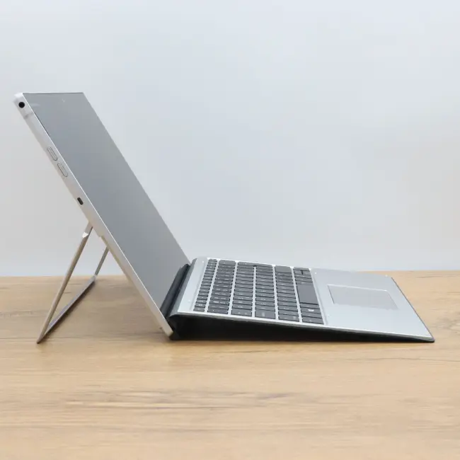 Tani Tablet HP Elite X2 G8  Intel Core i5-1135G7 8GB RAM 512GB 13 cali Klasa B idealny do pracy zdalnej, do przeglądania internetu i do nauki