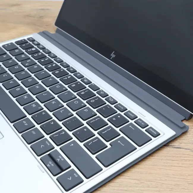 Używany Tablet HP Elite X2 G8  Intel Core i5-1135G7 8GB RAM 512GB 13 cali Klasa B idealny do pracy zdalnej, do pracy biurowej i do domu