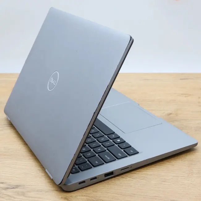 Poleasingowy Laptop Dell Latitude 5320   Intel Core i7-1185G7 16GB RAM 256GB NVMe Full HD 13,3 cali Klasa B idealny do pracy zdalnej, do pracy biurowej i do domu