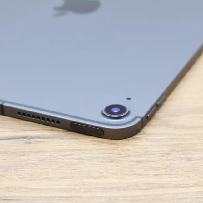 Poleasingowy Tablet Apple A2589 iPad Air 5 M1 64GB Space Gray 10.9 cali + Cellular Klasa A idealny do pracy zdalnej, do pracy biurowej i do domu