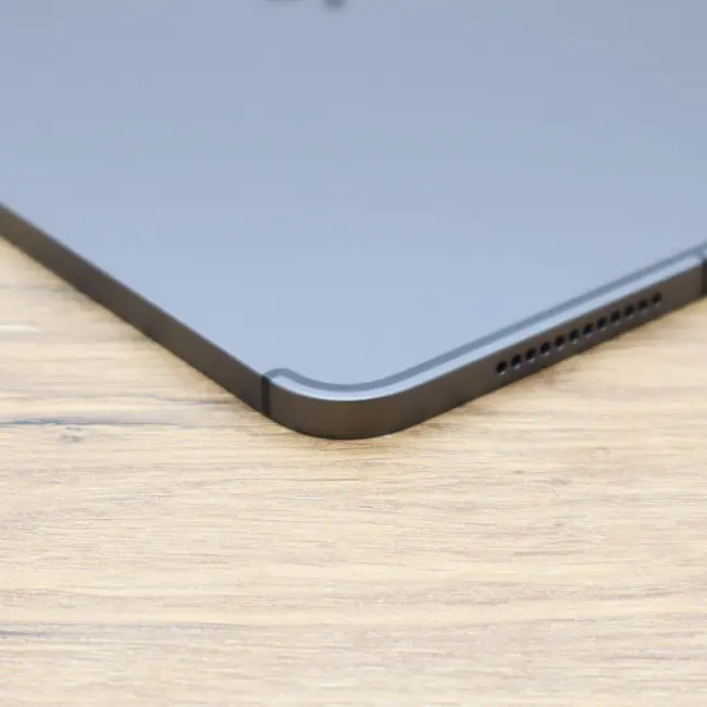 Tani Tablet Apple A2589 iPad Air 5 M1 64GB Space Gray 10.9 cali + Cellular Klasa A idealny do pracy zdalnej, do przeglądania internetu i do nauki