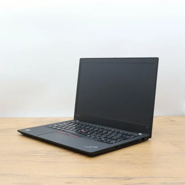Używany Laptop Lenovo ThinkPad T495 AMD RYZEN 5 PRO 3500U 8GB 256GB NVMe 14 cali Full HD Klasa B idealny do pracy zdalnej, do przeglądania internetu i do nauki