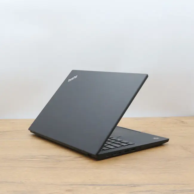 Poleasingowy Laptop Lenovo ThinkPad T495 AMD RYZEN 5 PRO 3500U 8GB 256GB NVMe 14 cali Full HD Klasa B idealny do pracy zdalnej, do pracy biurowej i do domu