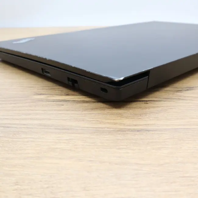 Tani Laptop Lenovo ThinkPad E15 Intel Core i5-10210U 16GB RAM 256GB SSD 15 cali Full HD Klasa B idealny do pracy zdalnej, do przeglądania internetu i do nauki