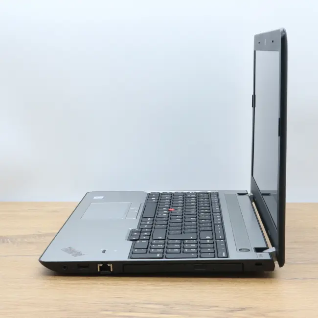 Używany Laptop Lenovo ThinkPad E570 Intel Core i5-7200U 8GB 256GB SSD 15,6 cali Full HD Klasa A idealny do pracy zdalnej, do przeglądania internetu i do nauki